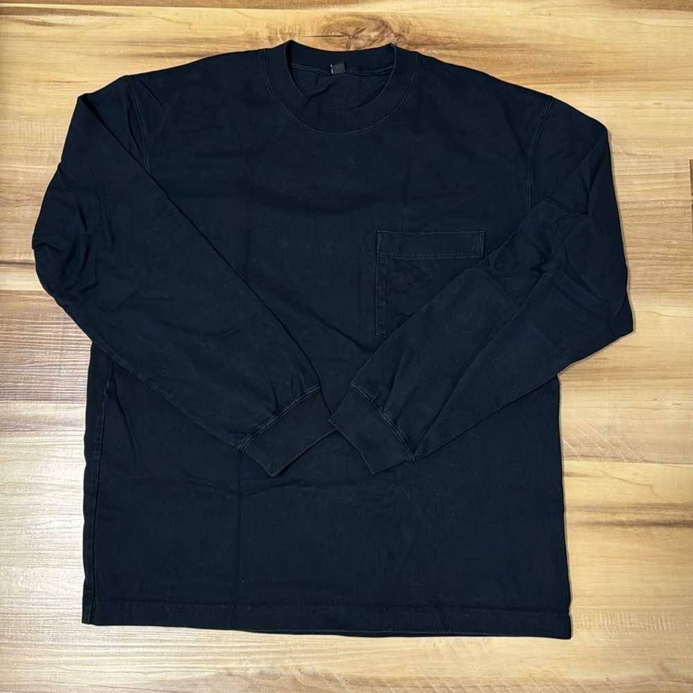 Men’s Uniqlo Long Sleeve Shirt - black